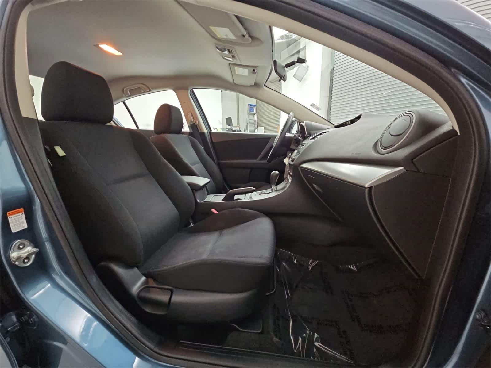 Thumbnail: 2011 Mazda Mazda3 - 20
