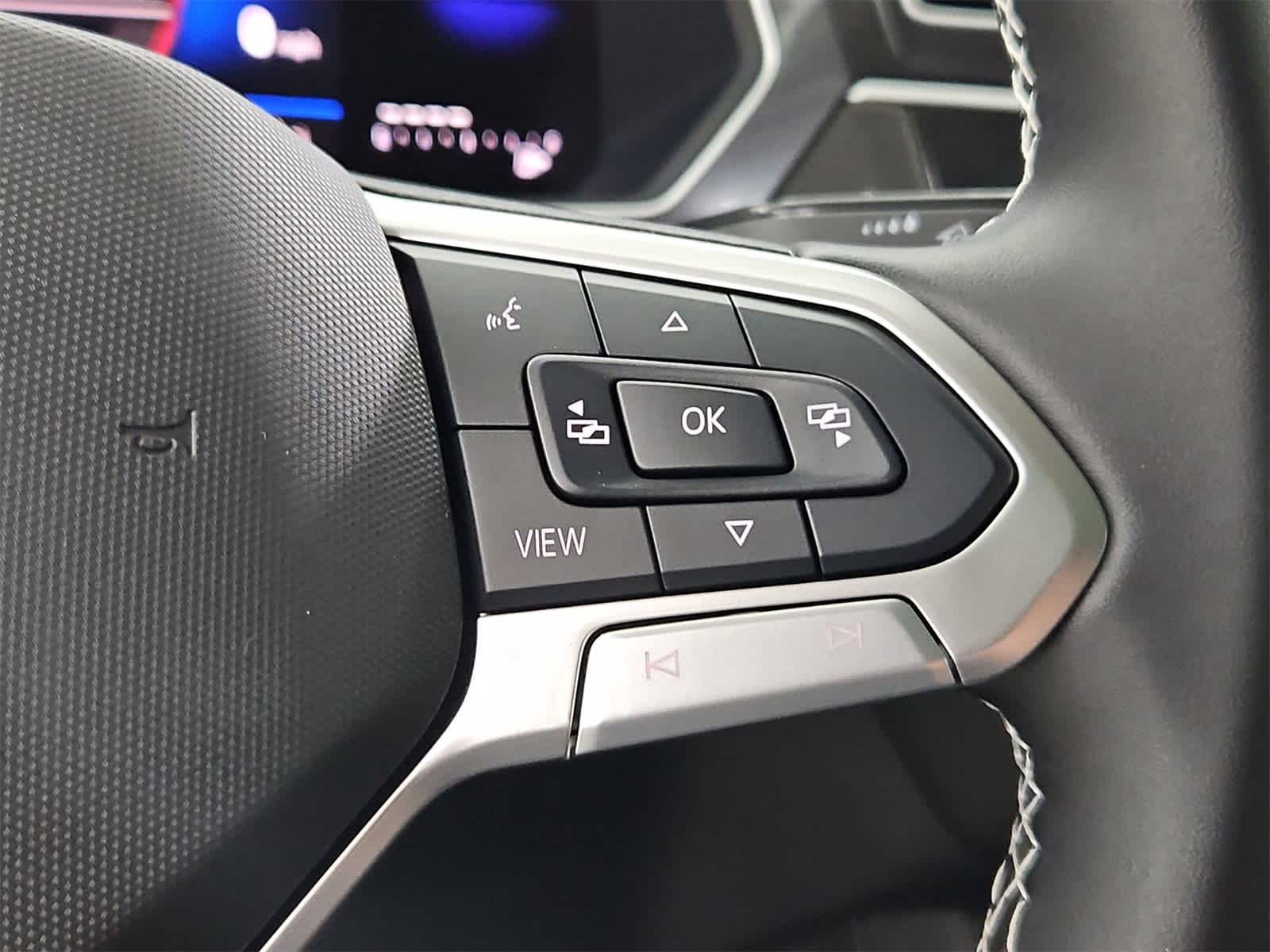 Thumbnail: 2024 Volkswagen Tiguan - 25