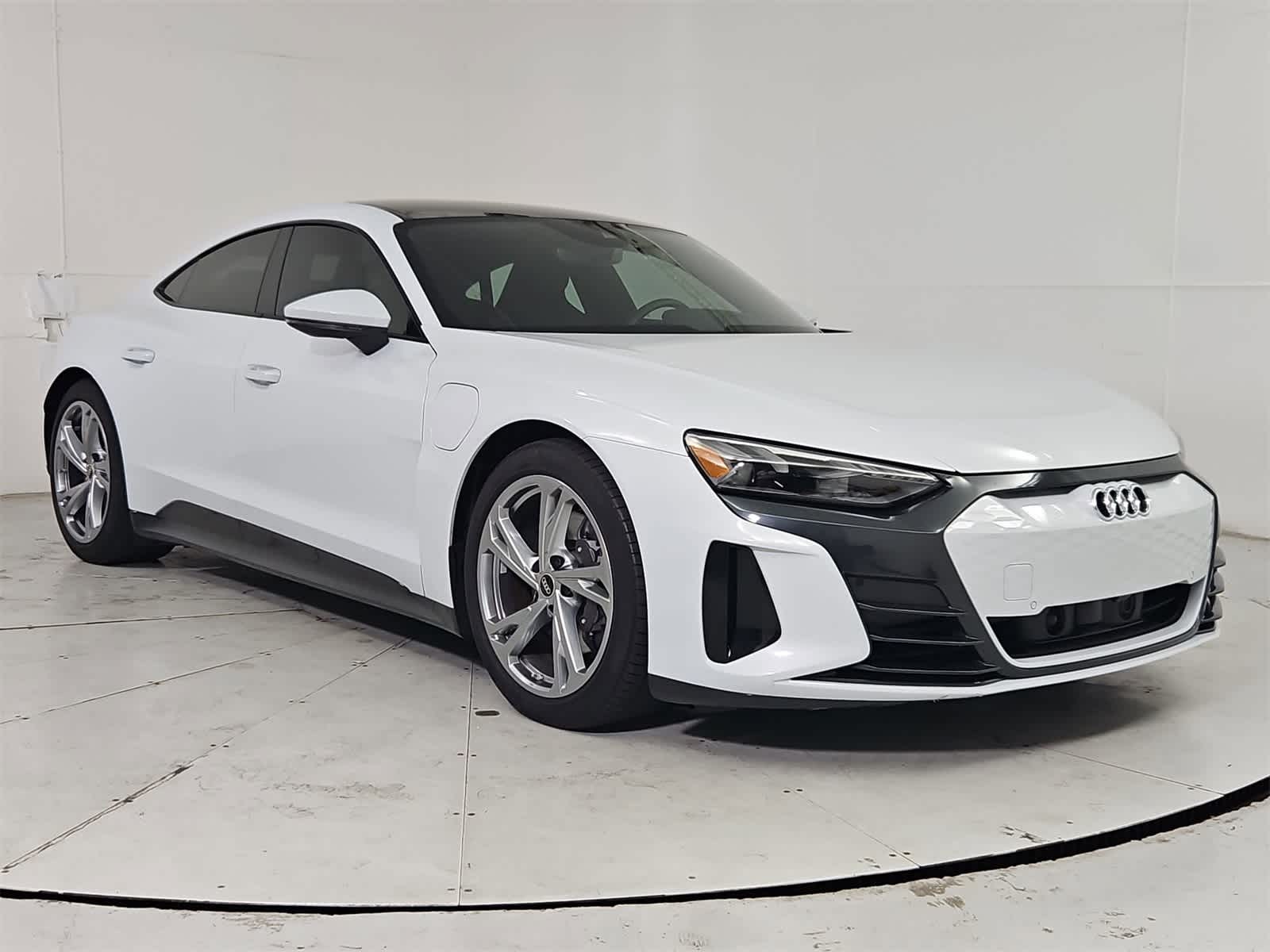 Thumbnail: 2023 Audi e-tron GT - 8
