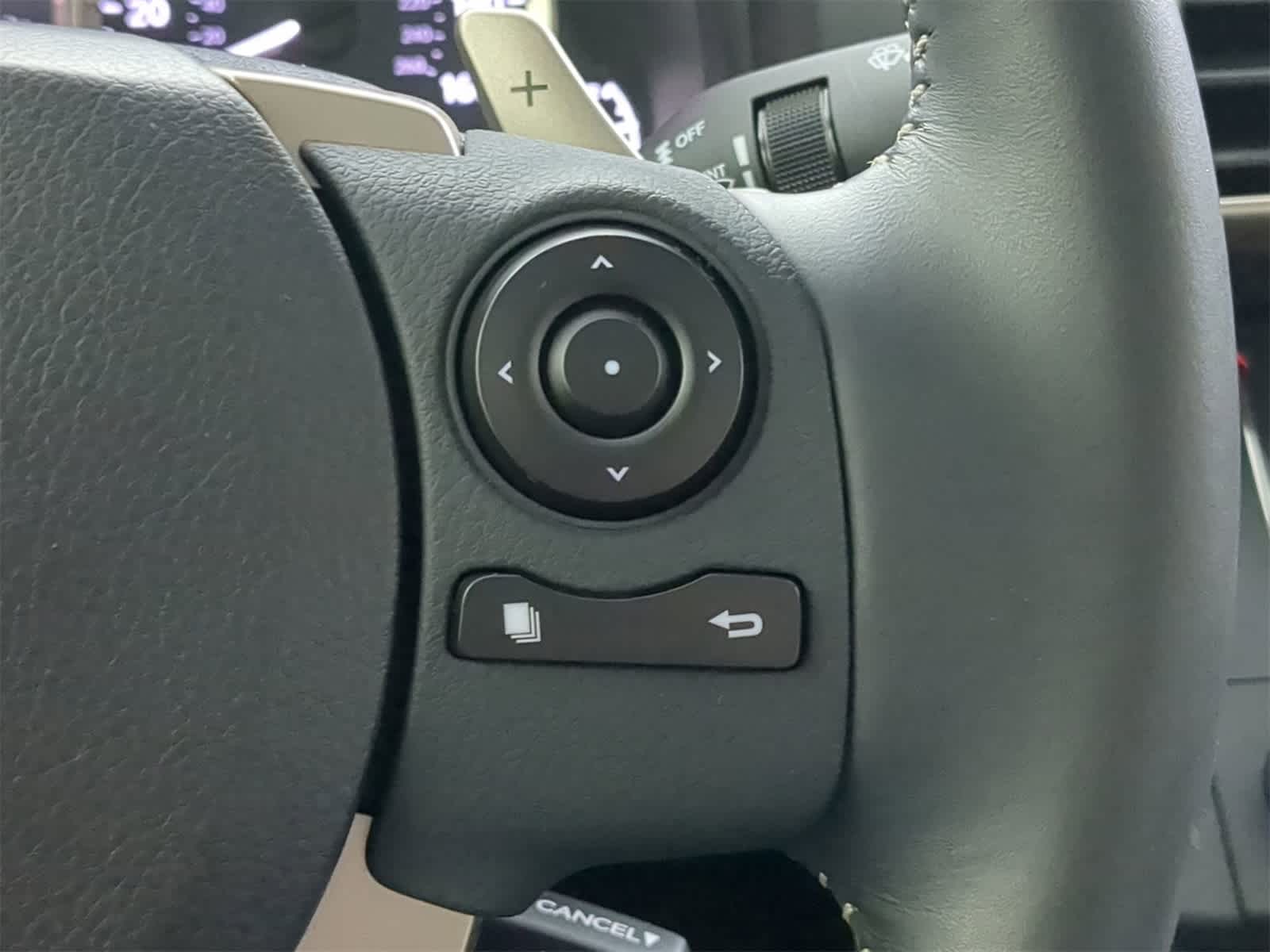 Thumbnail: 2015 Lexus IS - 25