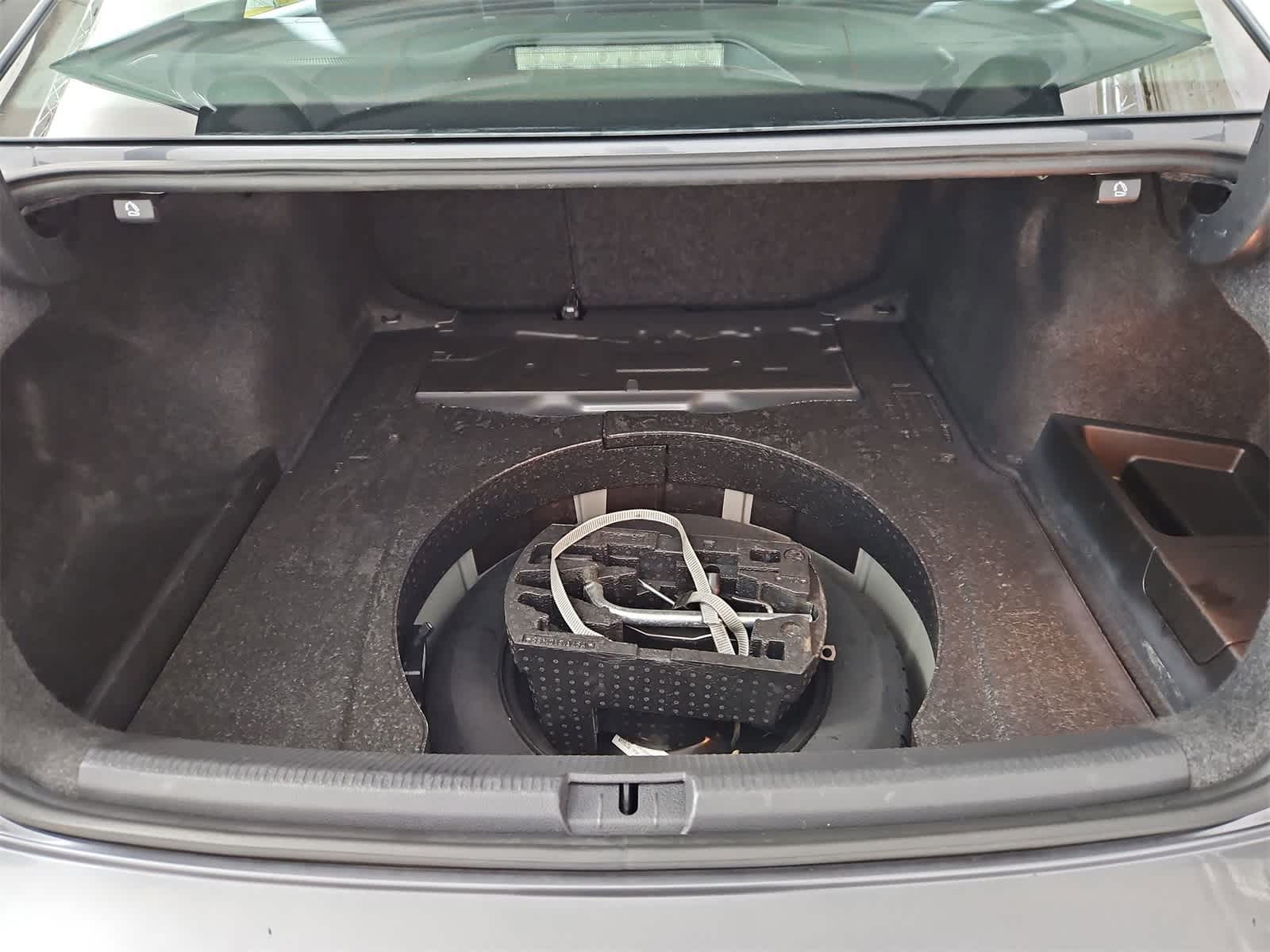 Thumbnail: 2013 Volkswagen Passat - 36