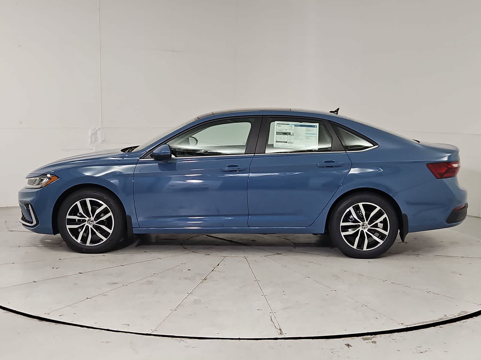 Thumbnail: 2026 Volkswagen Jetta - 3