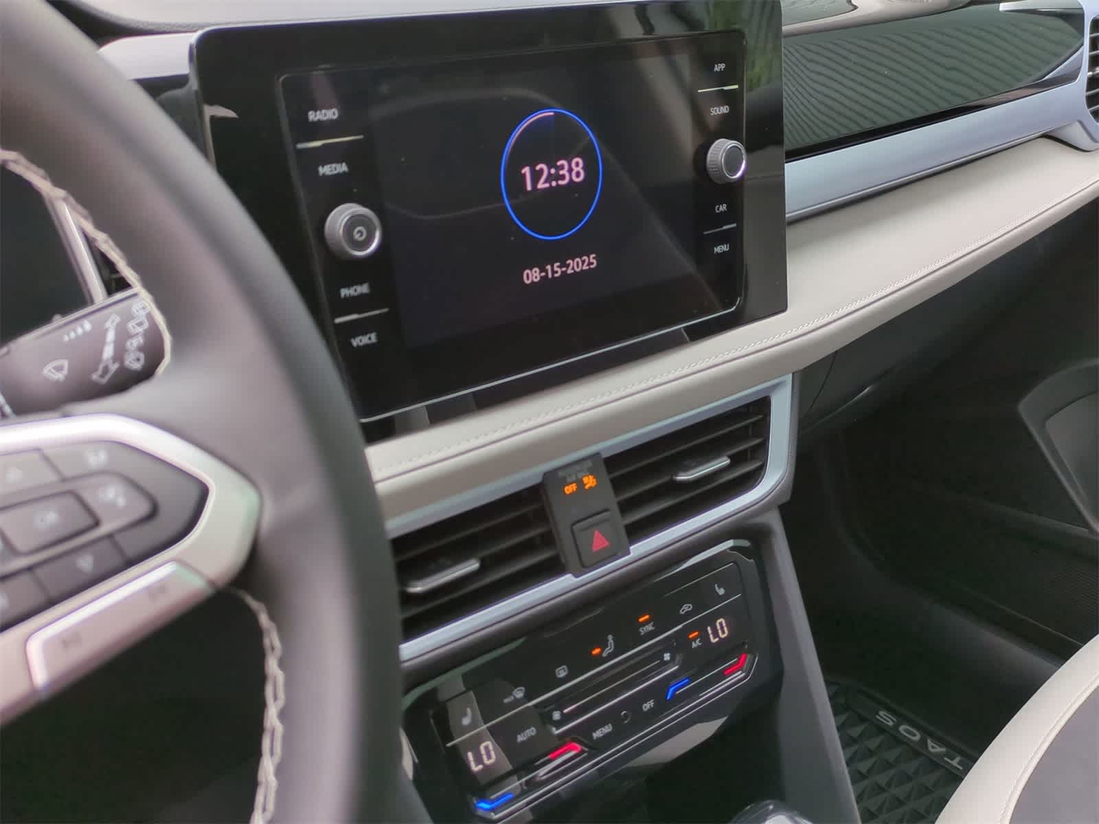 Thumbnail: 2025 Volkswagen Taos - 28