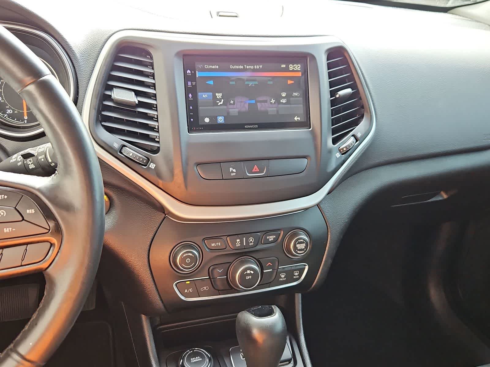 Thumbnail: 2019 Jeep Cherokee - 27