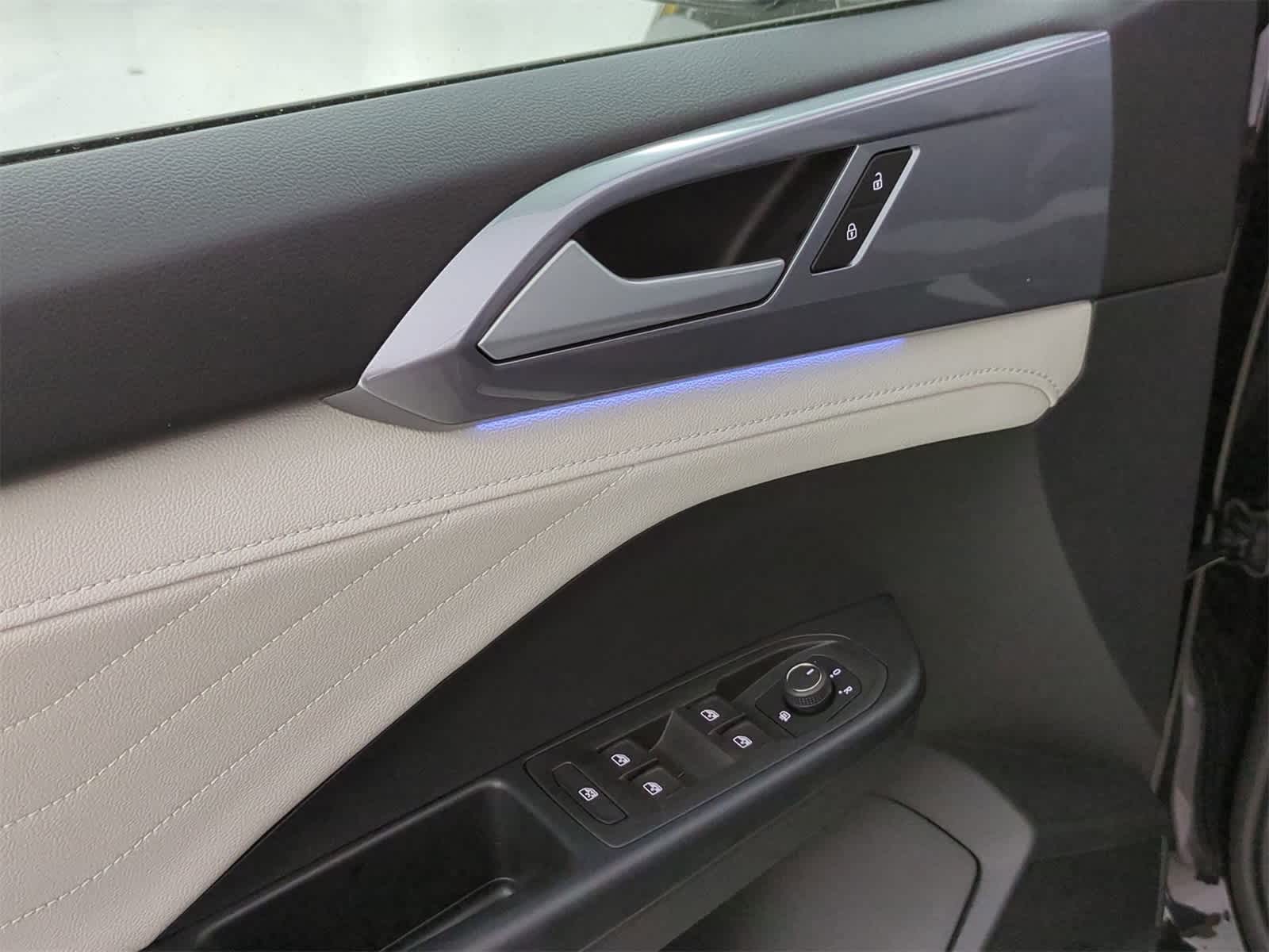 Thumbnail: 2025 Volkswagen Taos - 17