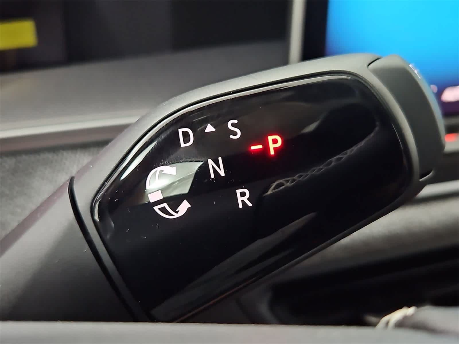 Thumbnail: 2025 Volkswagen Tiguan - 32