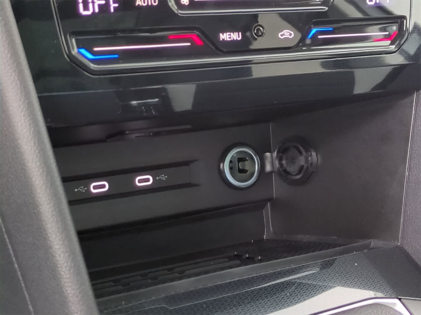 Thumbnail: 2025 Volkswagen Taos - 32