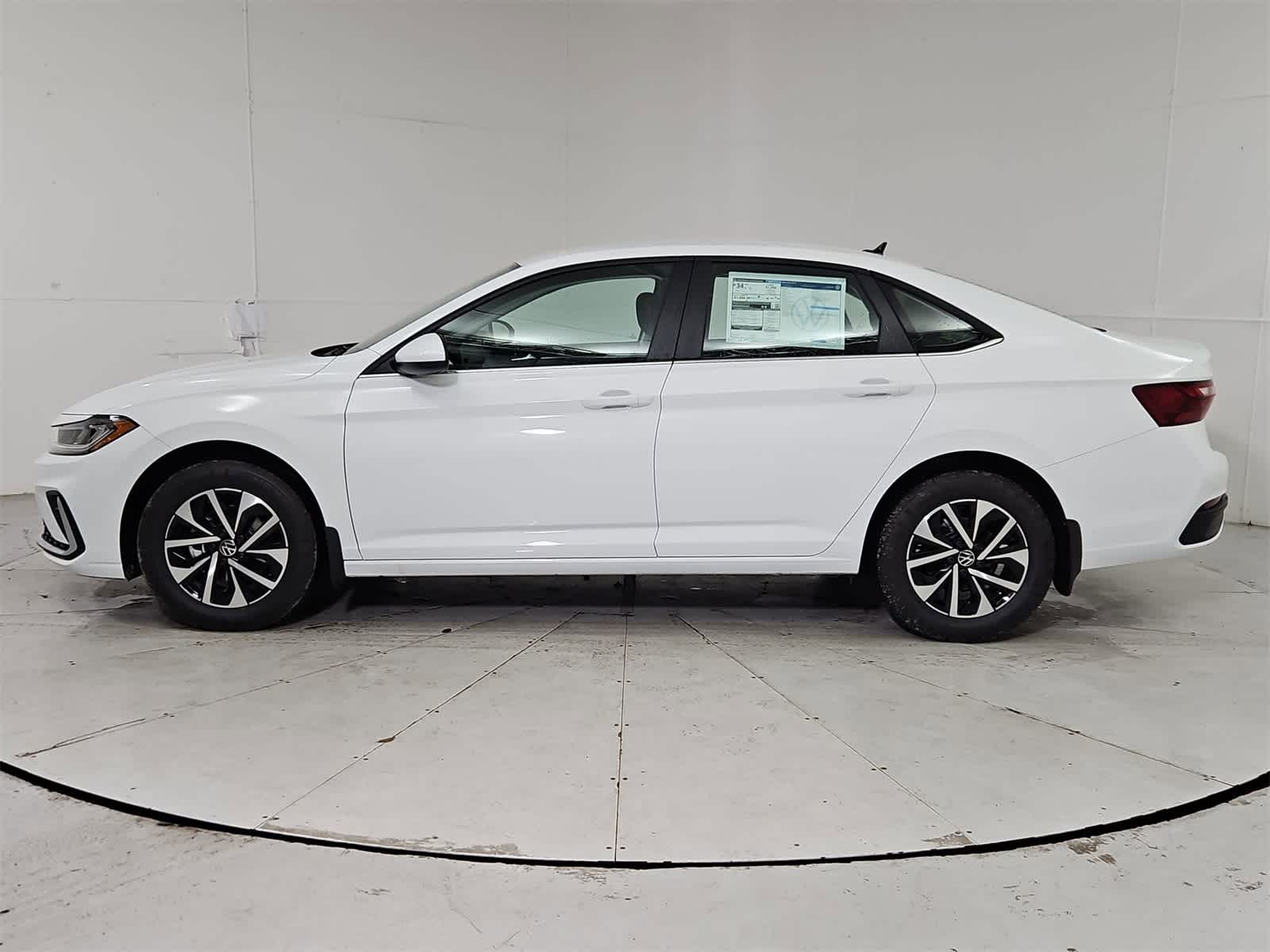 Thumbnail: 2026 Volkswagen Jetta - 3