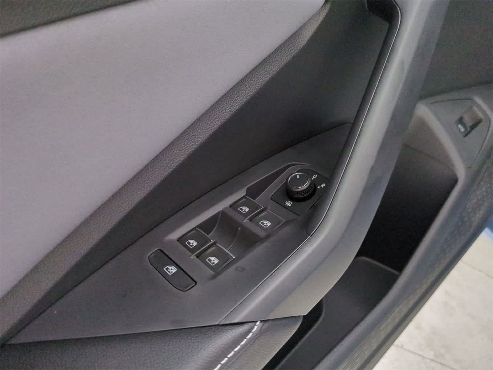 Thumbnail: 2025 Volkswagen Jetta - 17