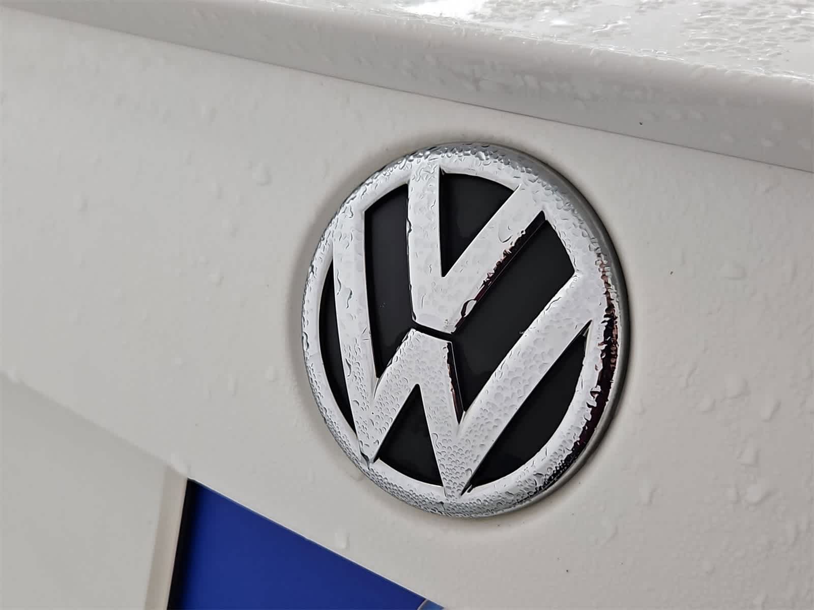 Thumbnail: 2013 Volkswagen Passat - 11