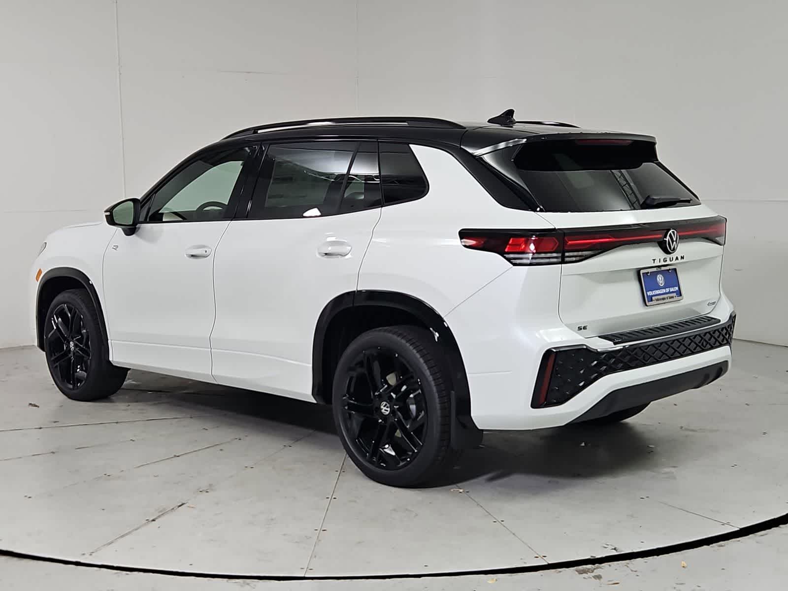 Thumbnail: 2026 Volkswagen Tiguan - 4