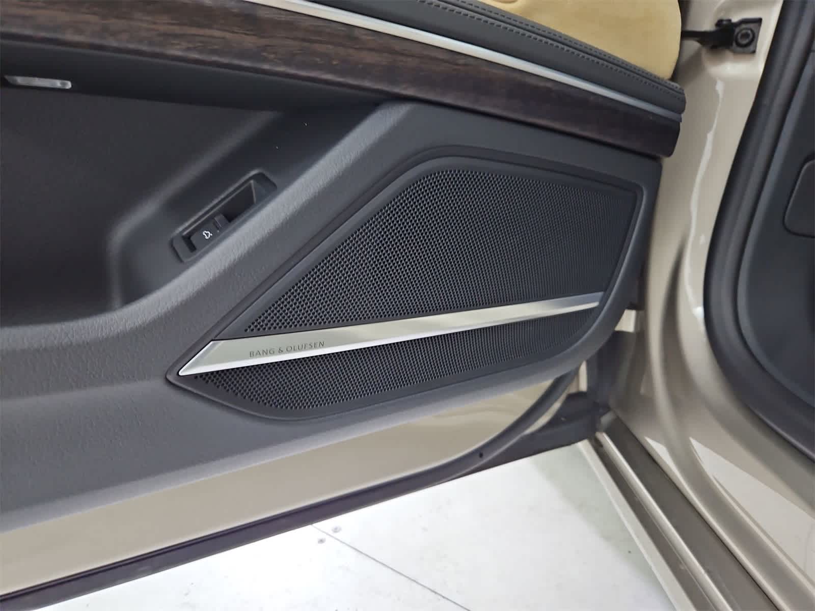 Thumbnail: 2020 Audi A8 - 32