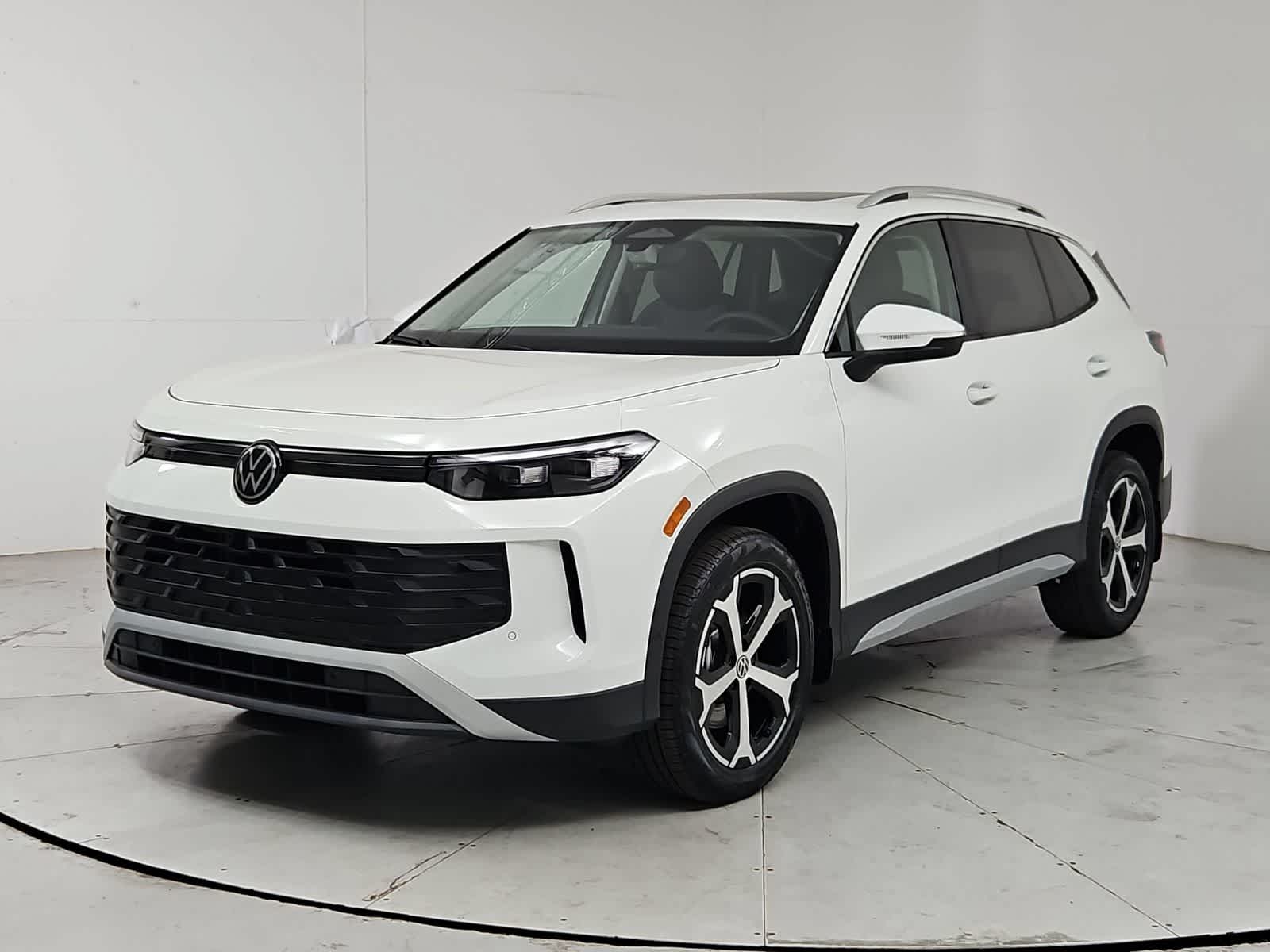Thumbnail: 2026 Volkswagen Tiguan - 1