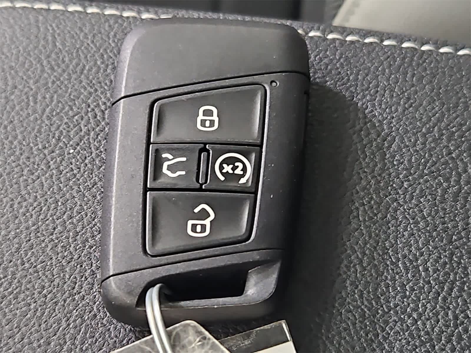 Thumbnail: 2025 Volkswagen Taos - 36