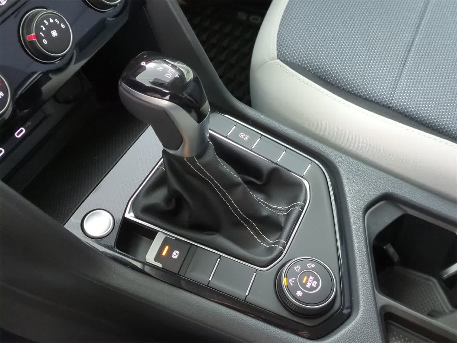 Thumbnail: 2025 Volkswagen Taos - 34