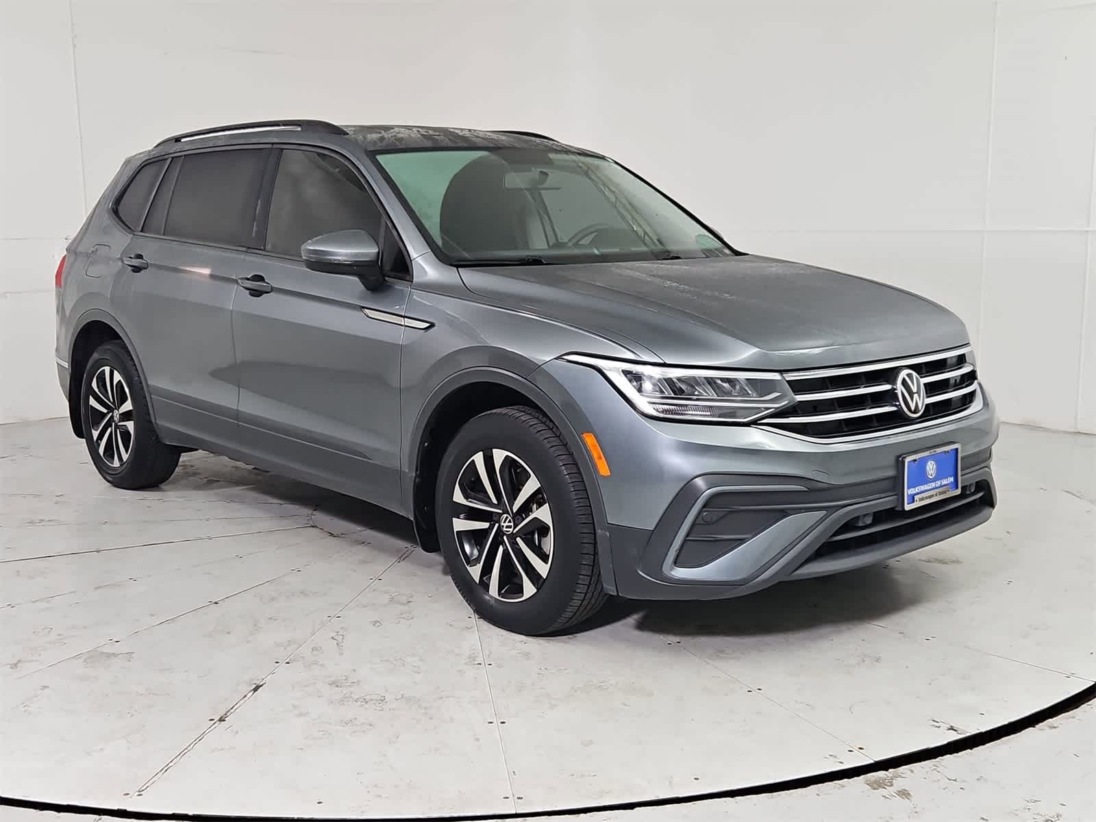Thumbnail: 2022 Volkswagen Tiguan - 8