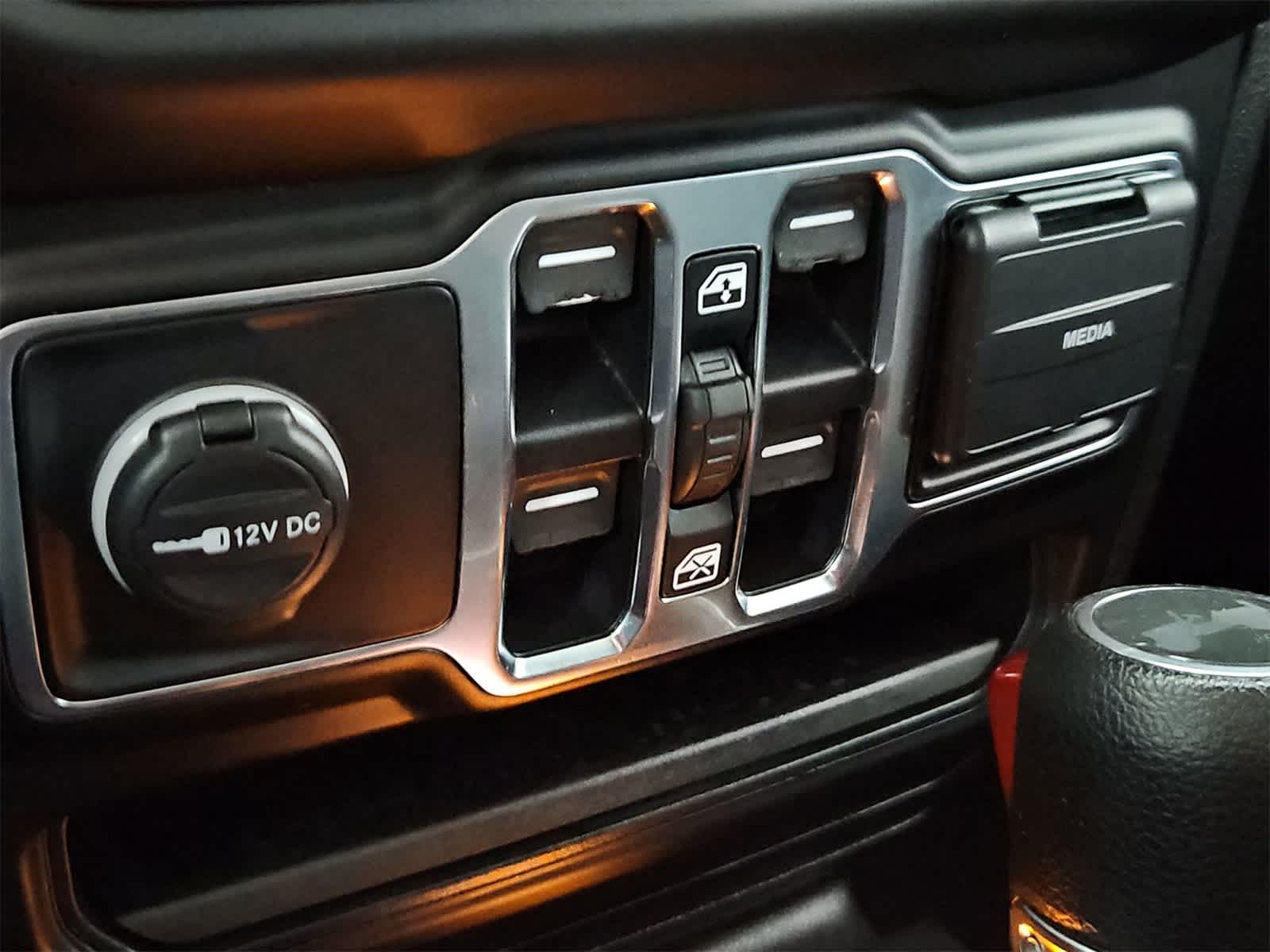 Thumbnail: 2020 Jeep Wrangler - 33