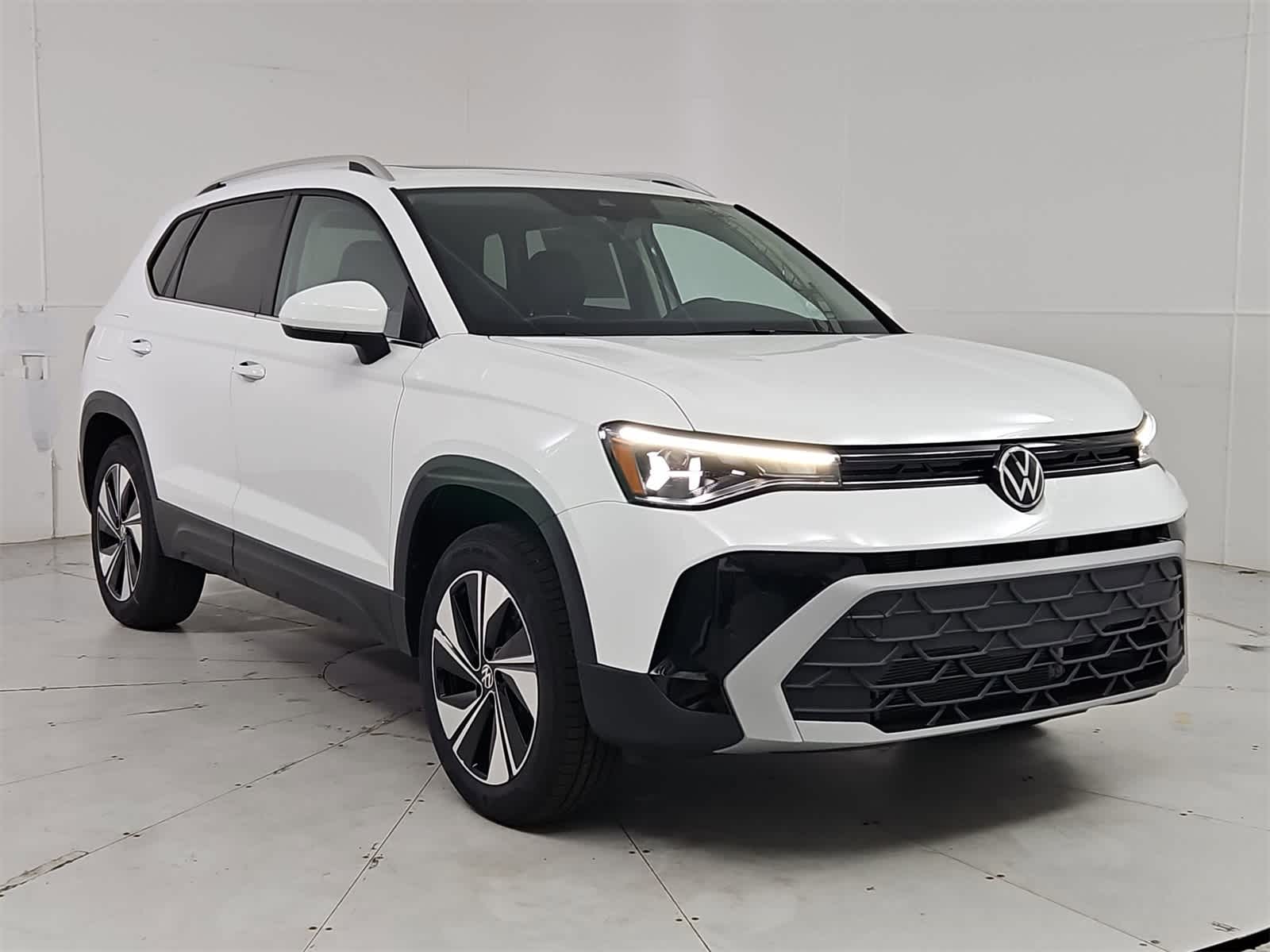 Thumbnail: 2025 Volkswagen Taos - 8