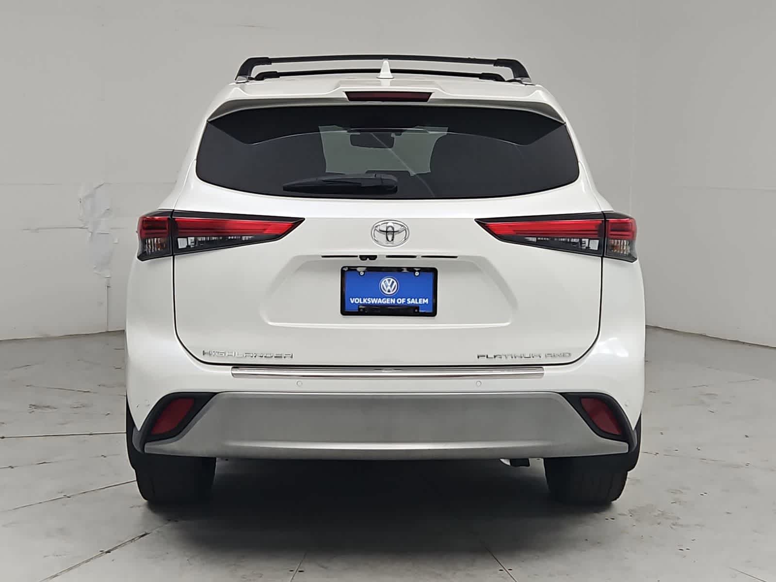 Thumbnail: 2020 Toyota Highlander - 4