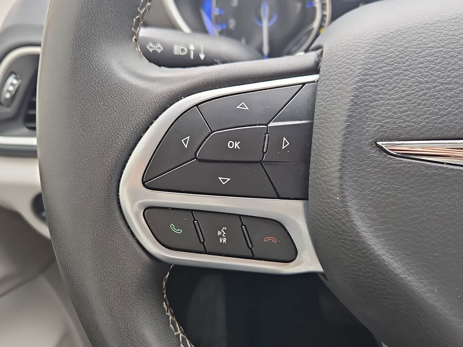 Thumbnail: 2023 Chrysler Pacifica - 23