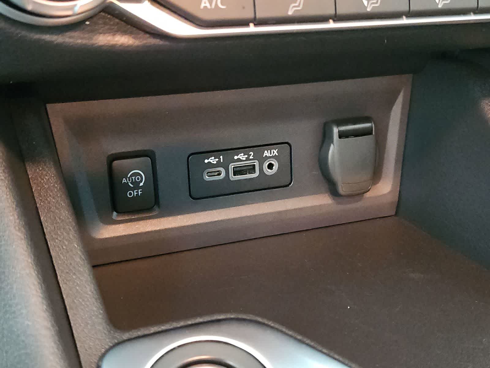 Thumbnail: 2024 Nissan Sentra - 30