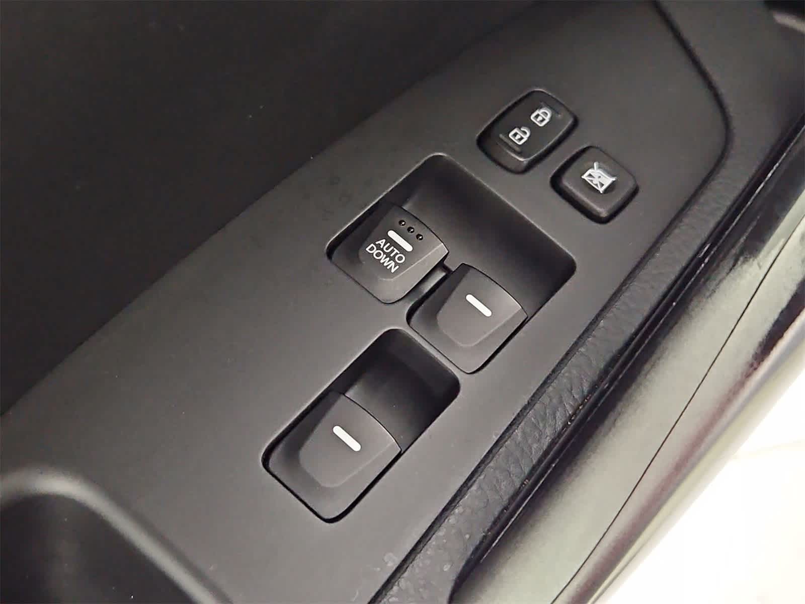 Thumbnail: 2017 Hyundai Veloster - 17