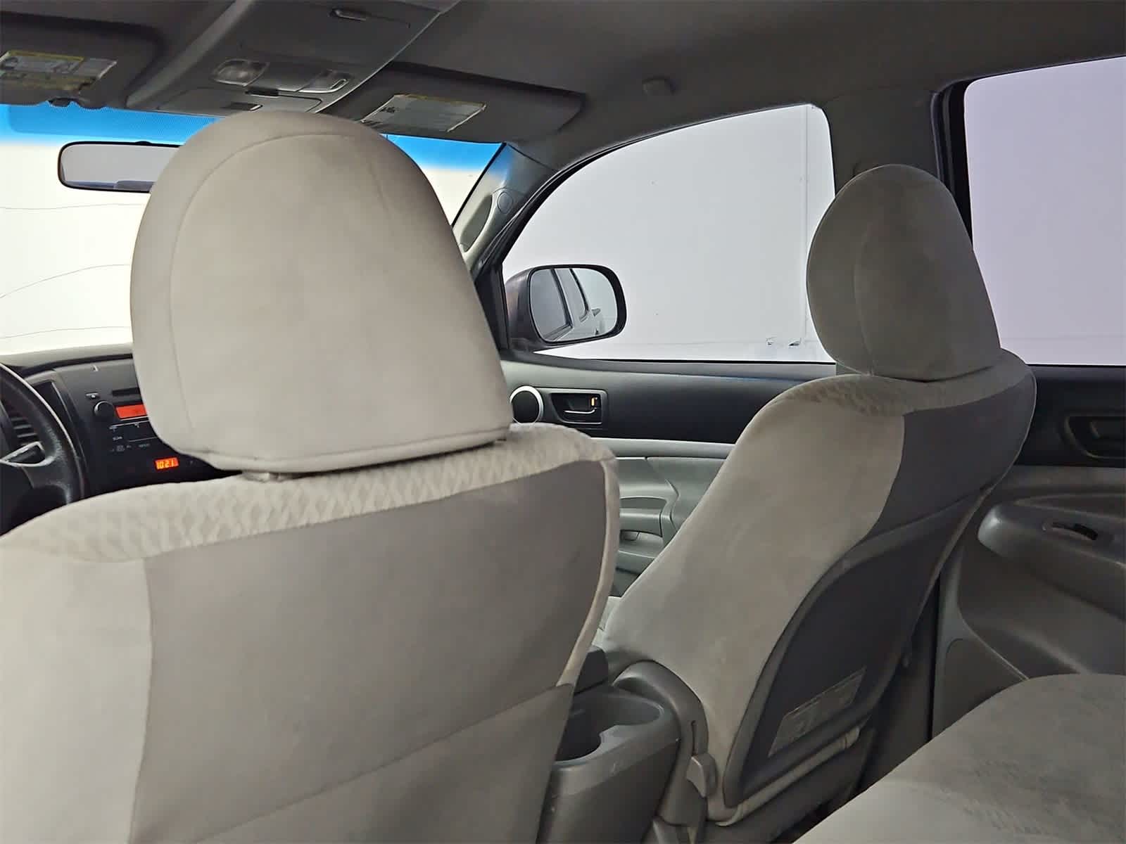 Thumbnail: 2011 Toyota Tacoma - 17