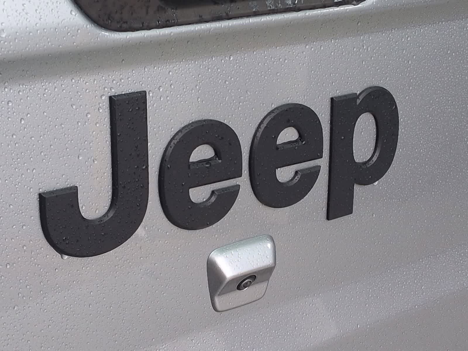 Thumbnail: 2021 Jeep Gladiator - 11