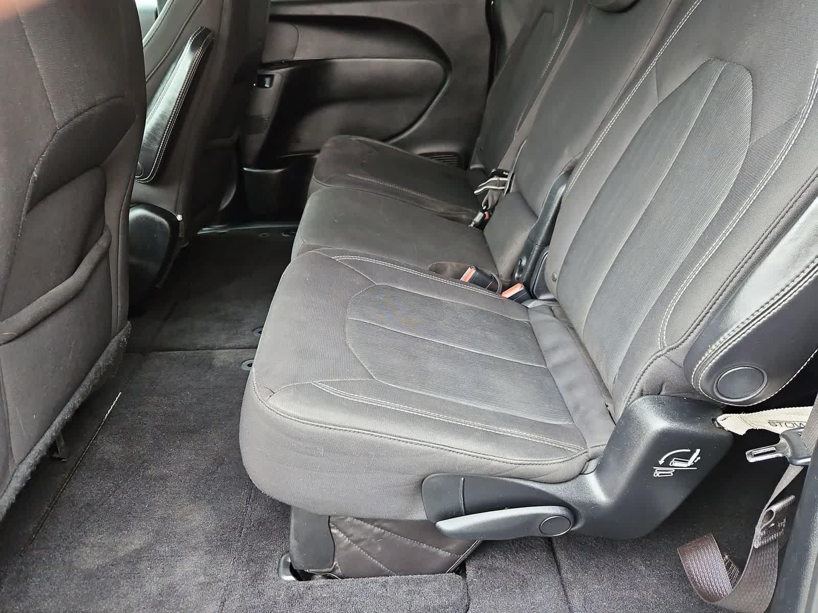 Thumbnail: 2018 Chrysler Pacifica - 19