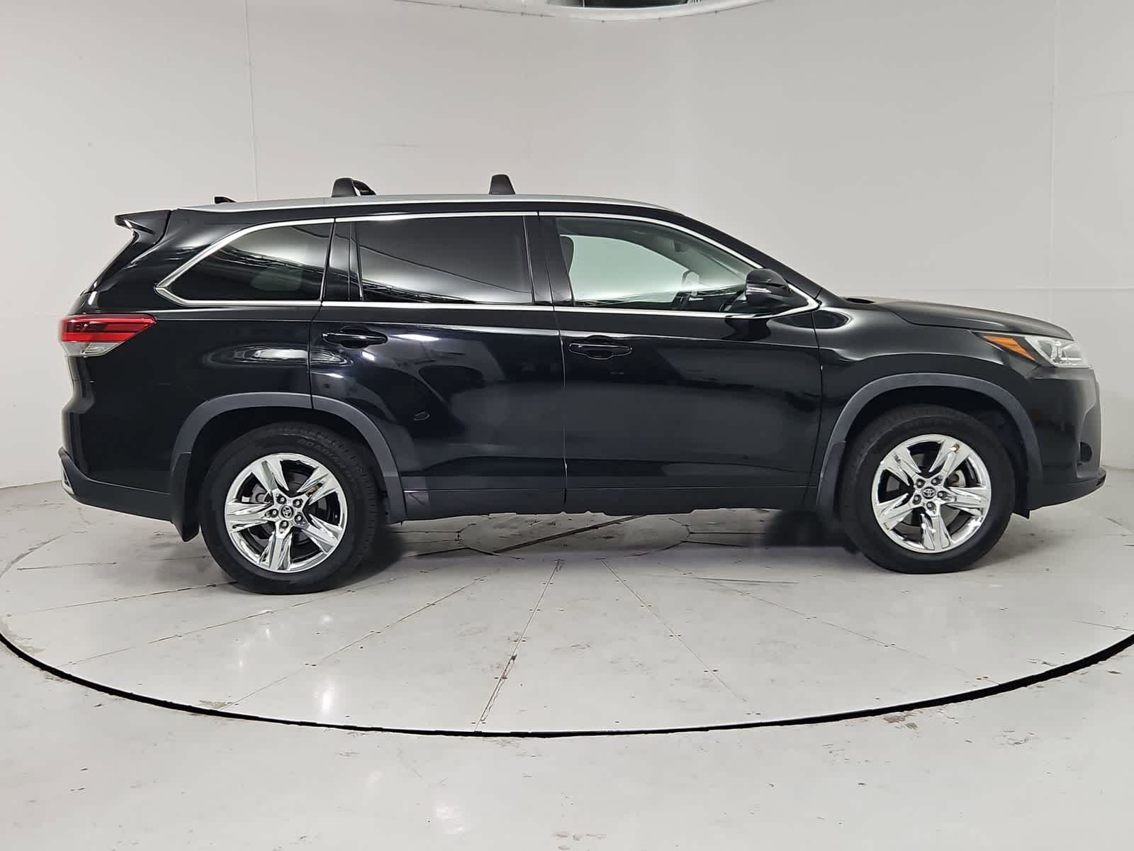 Thumbnail: 2019 Toyota Highlander - 7
