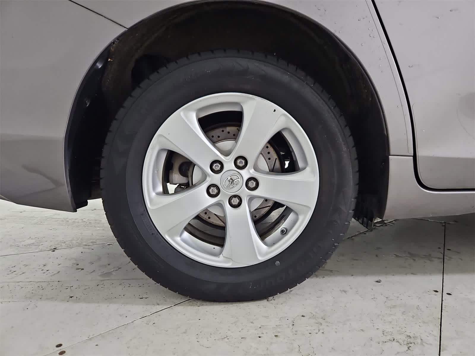 Thumbnail: 2016 Toyota Sienna - 13