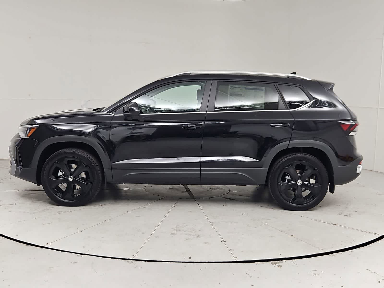 Thumbnail: 2026 Volkswagen Taos - 3