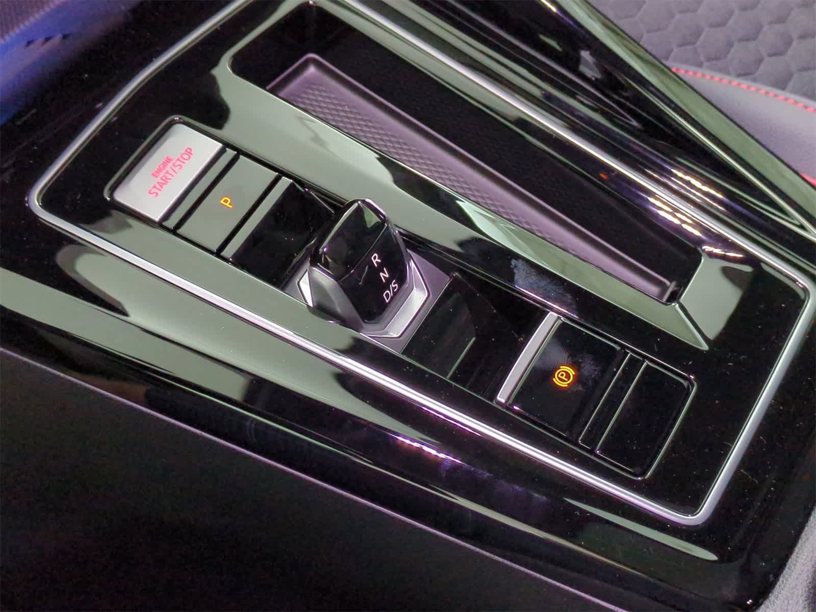 Thumbnail: 2025 Volkswagen Golf - 33