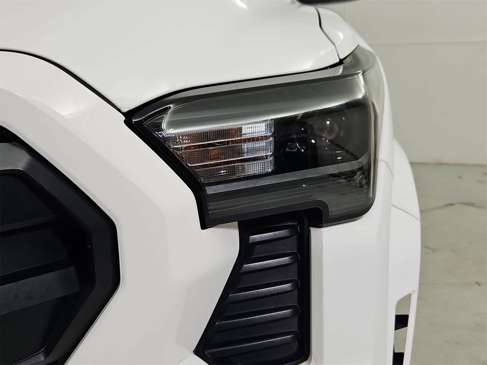 Thumbnail: 2024 Toyota Tacoma - 10