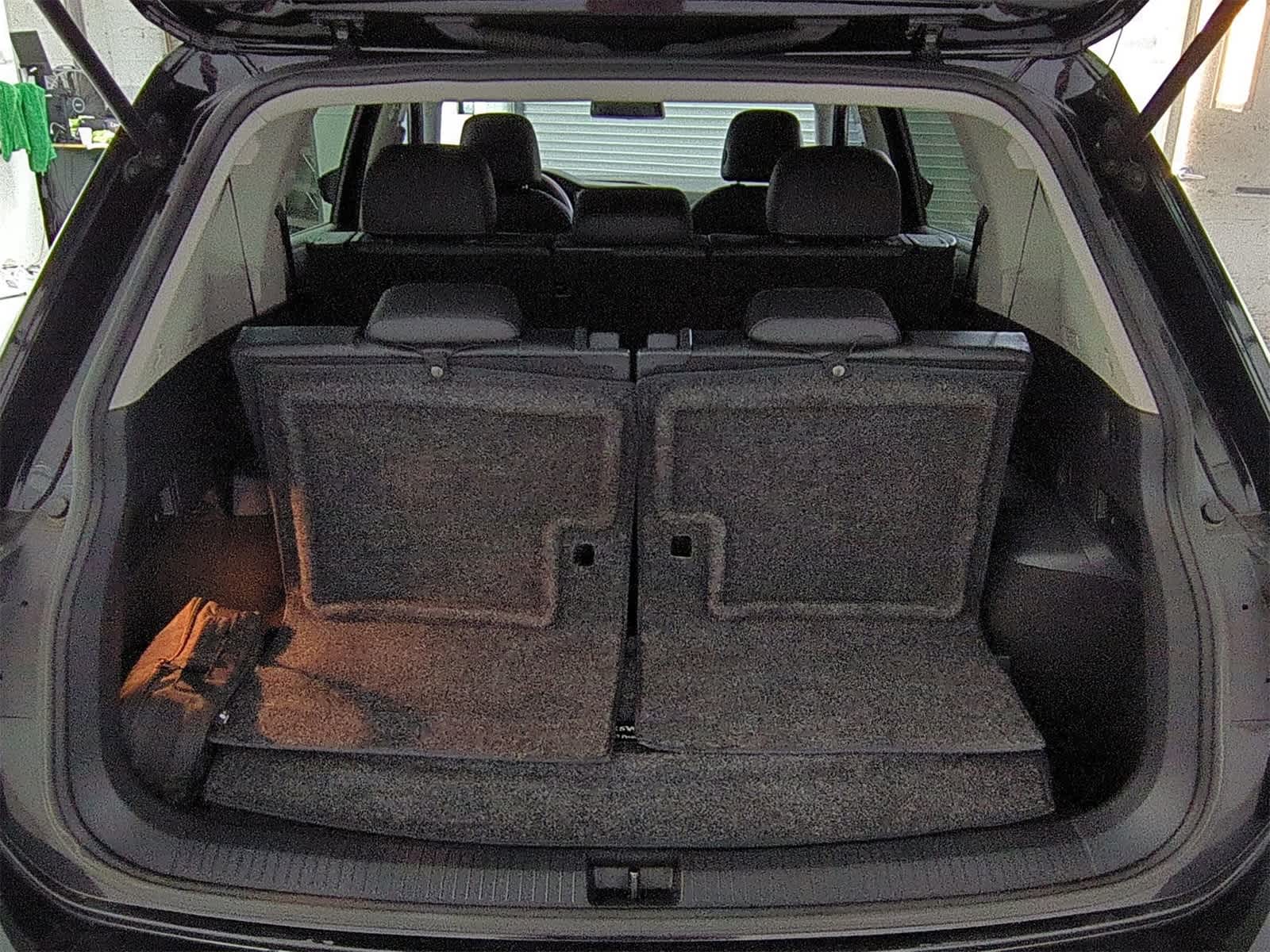 Thumbnail: 2020 Volkswagen Tiguan - 34