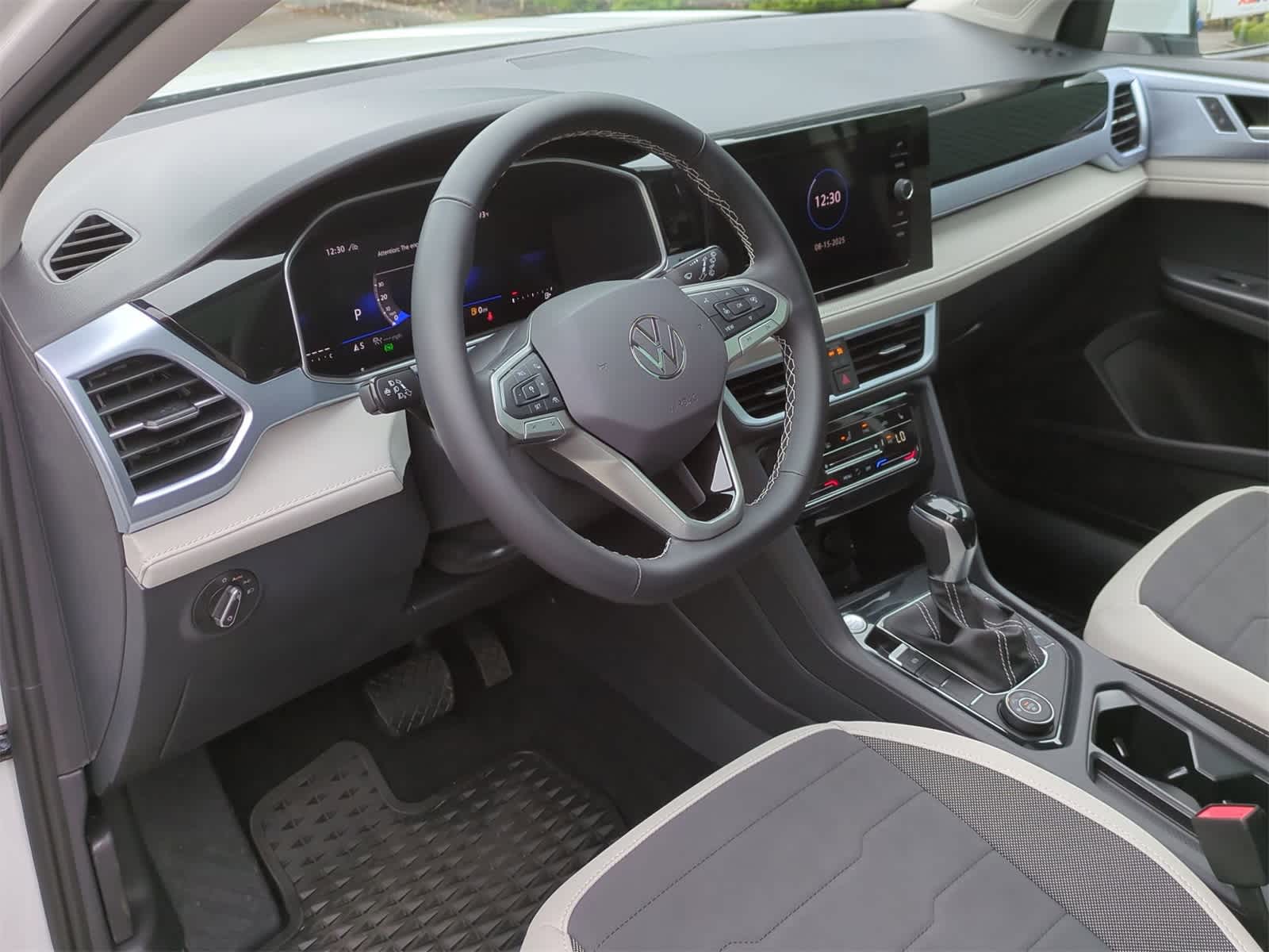 Thumbnail: 2025 Volkswagen Taos - 2