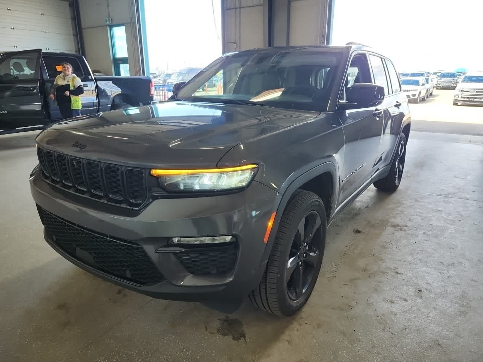 2023 Jeep Grand Cherokee Limited's photo