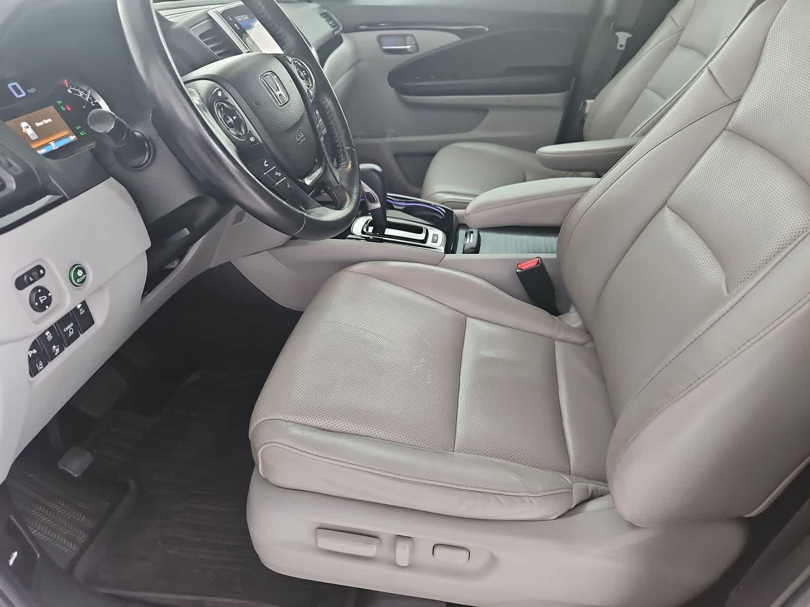 Thumbnail: 2019 Honda Ridgeline - 16