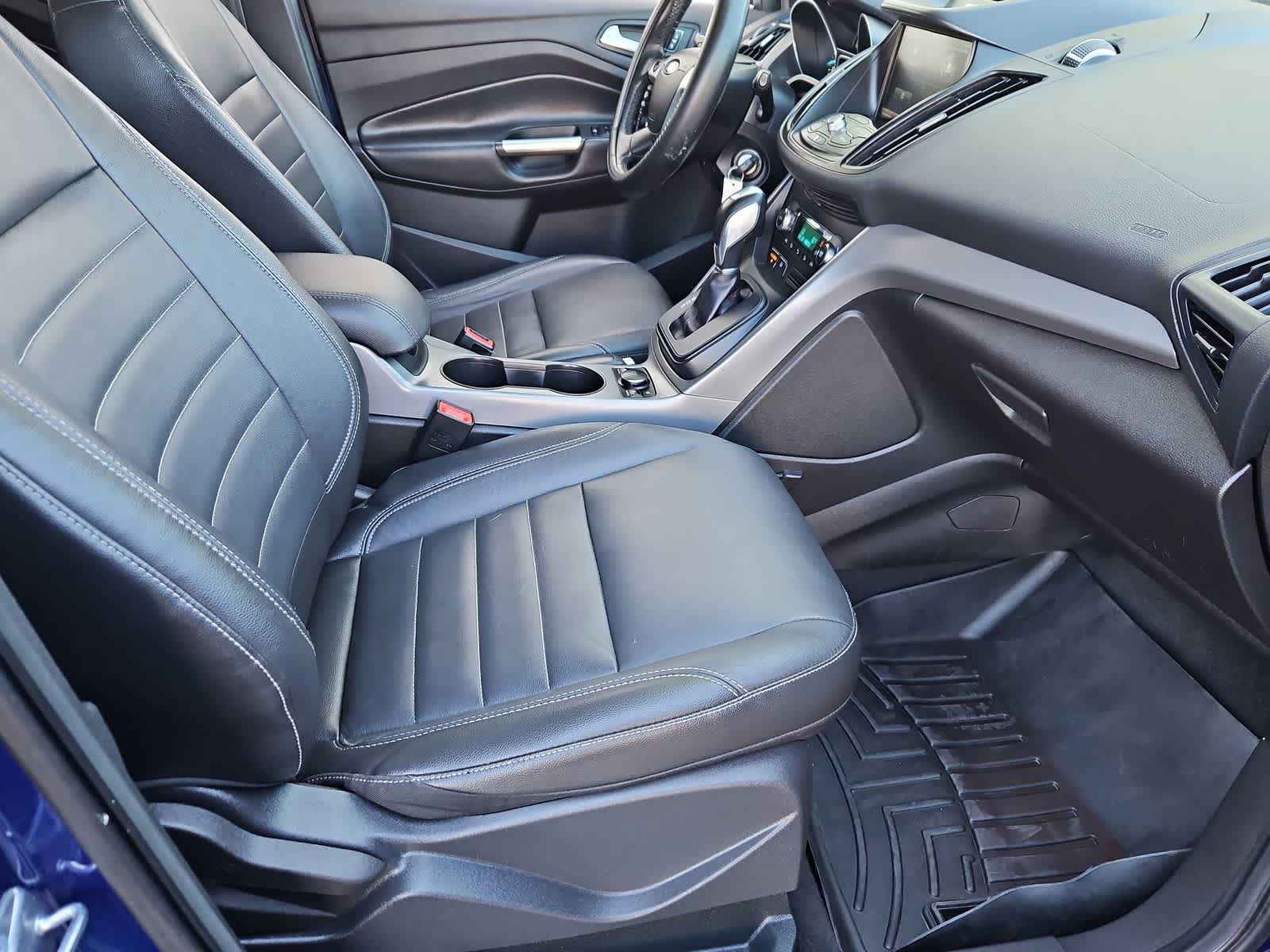 Thumbnail: 2015 Ford Escape - 21