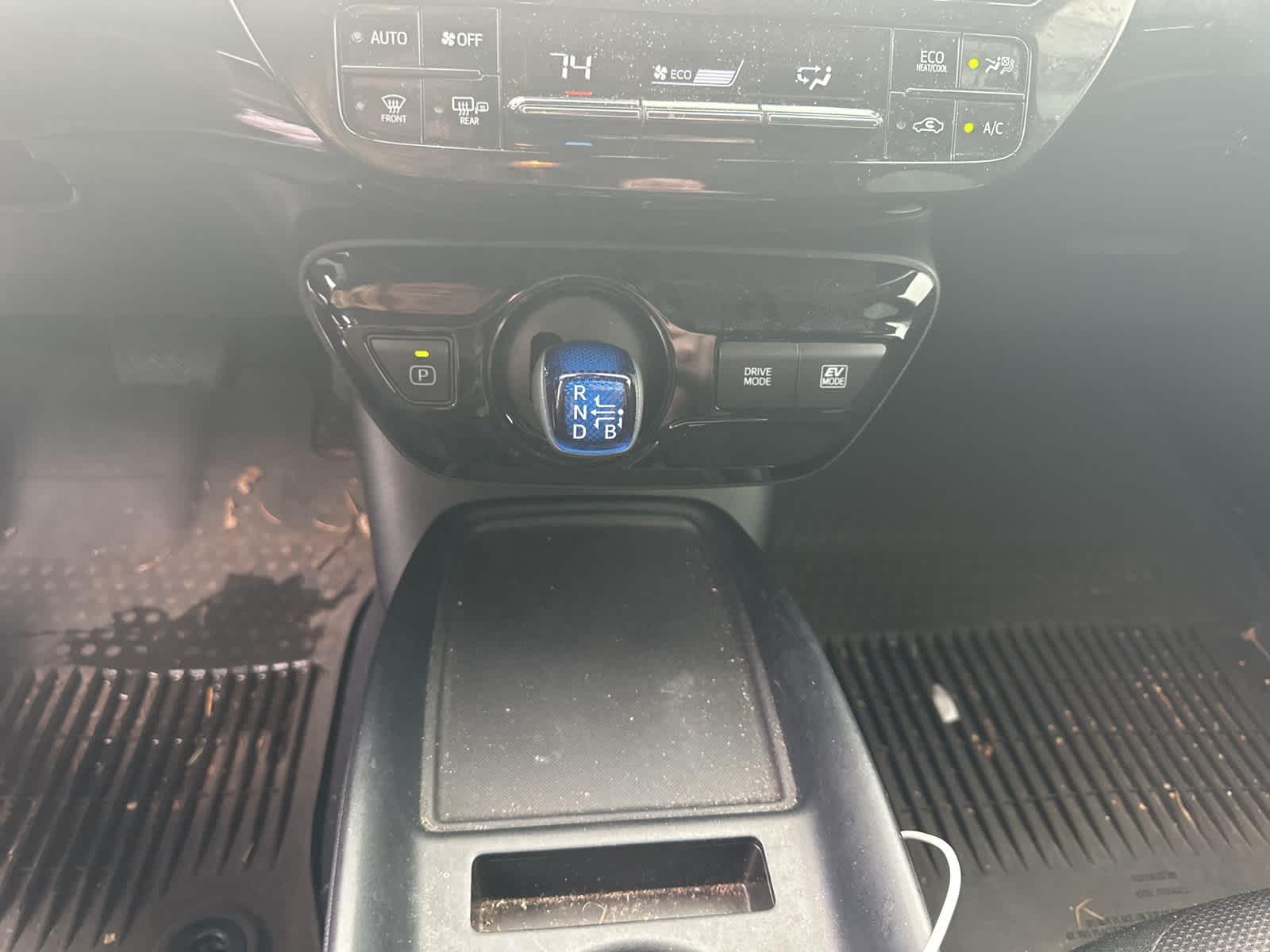 Thumbnail: 2022 Toyota Prius - 4