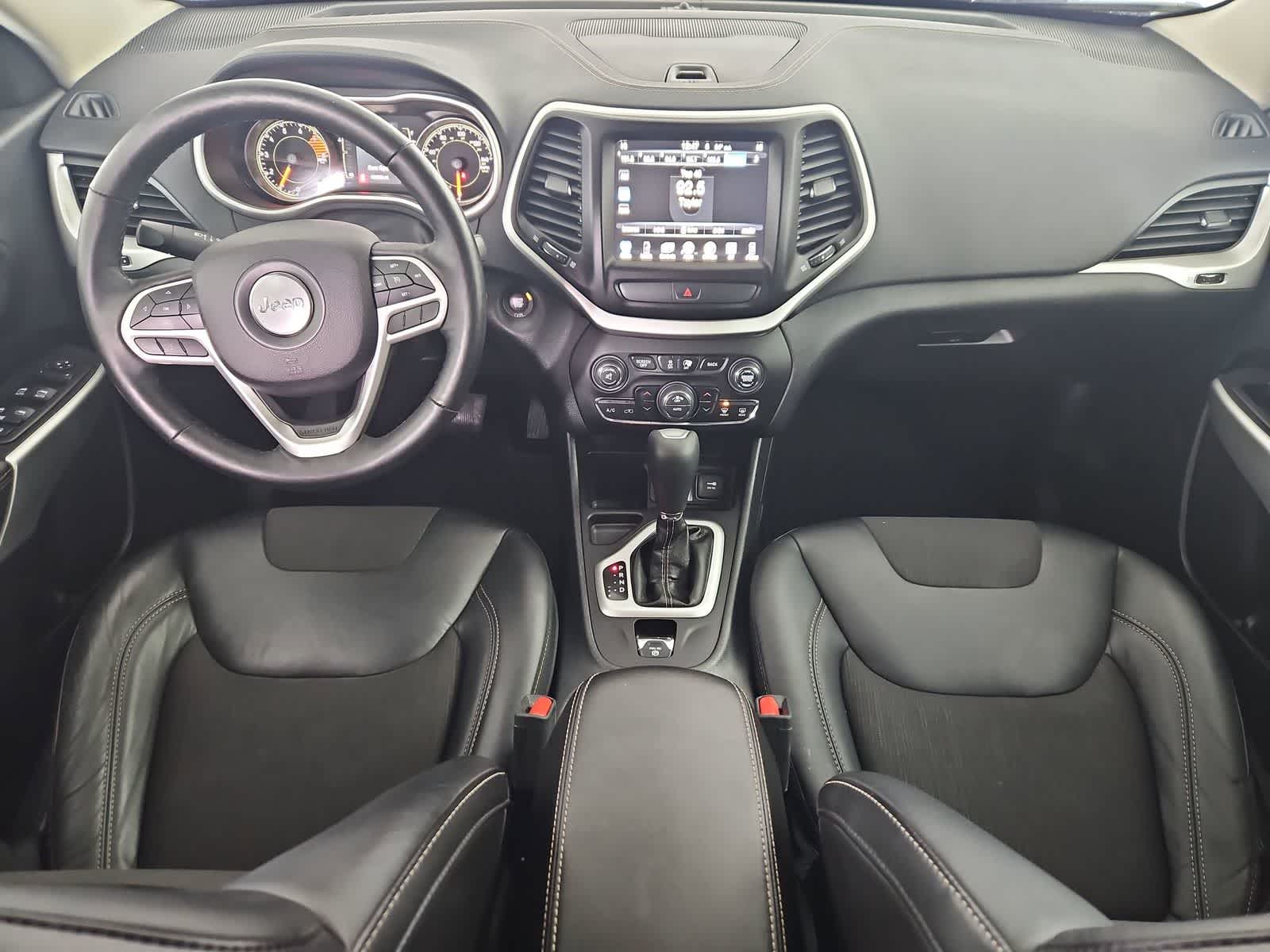 Thumbnail: 2018 Jeep Cherokee - 15