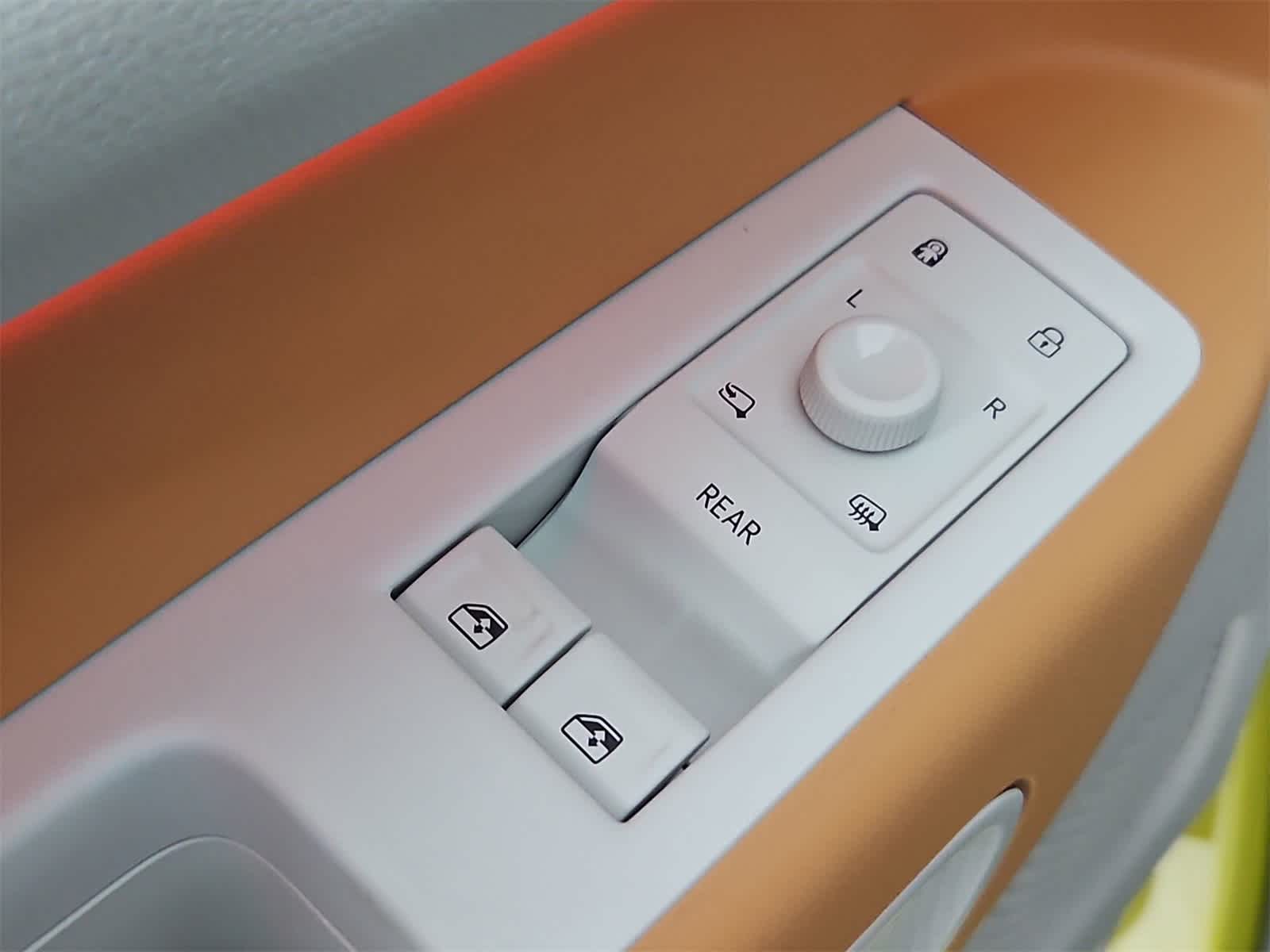 Thumbnail: 2025 Volkswagen ID.Buzz - 17