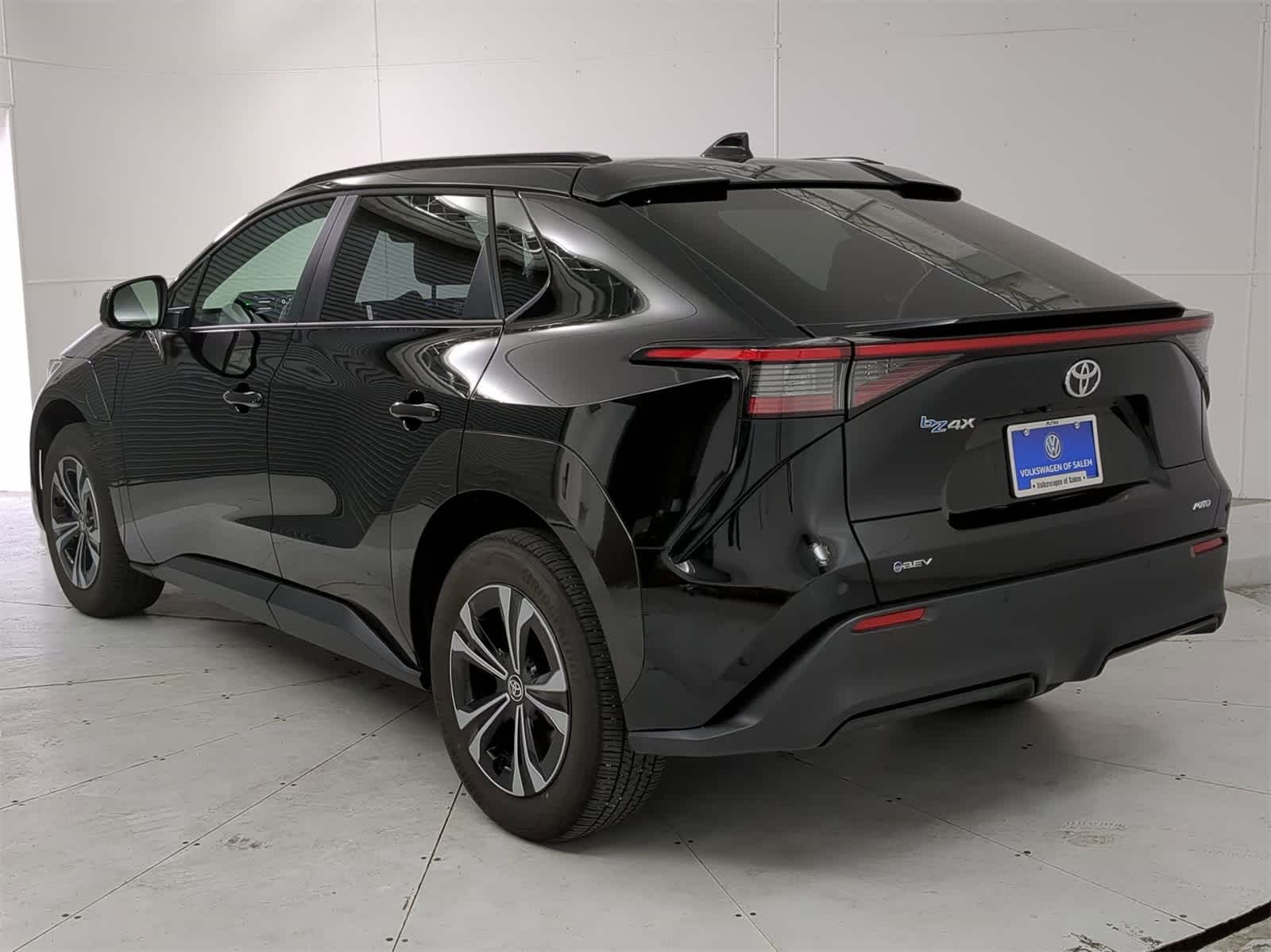 2024 Toyota bZ4X XLE 4