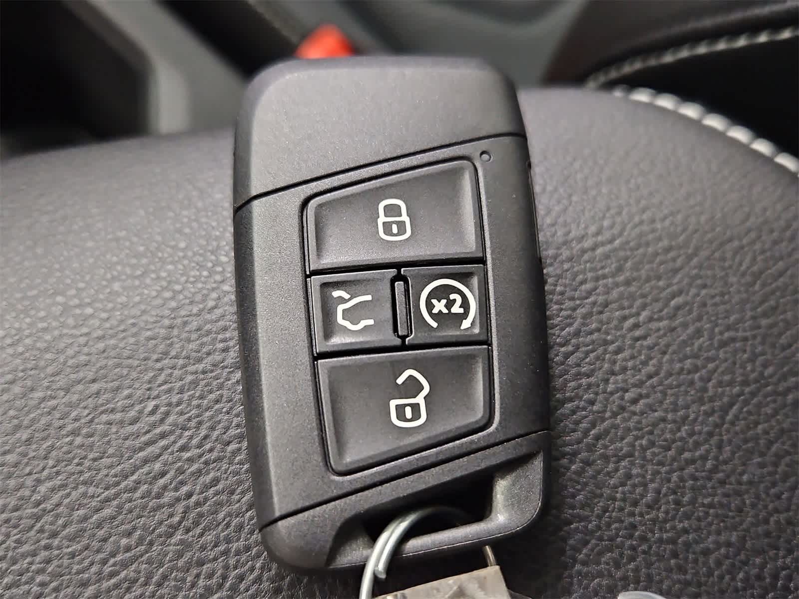 Thumbnail: 2025 Volkswagen Jetta - 37