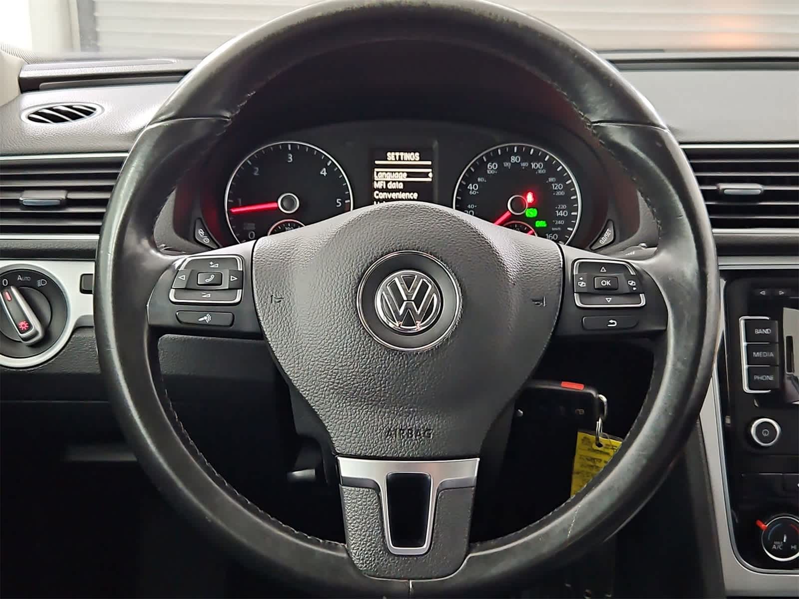 Thumbnail: 2013 Volkswagen Passat - 24