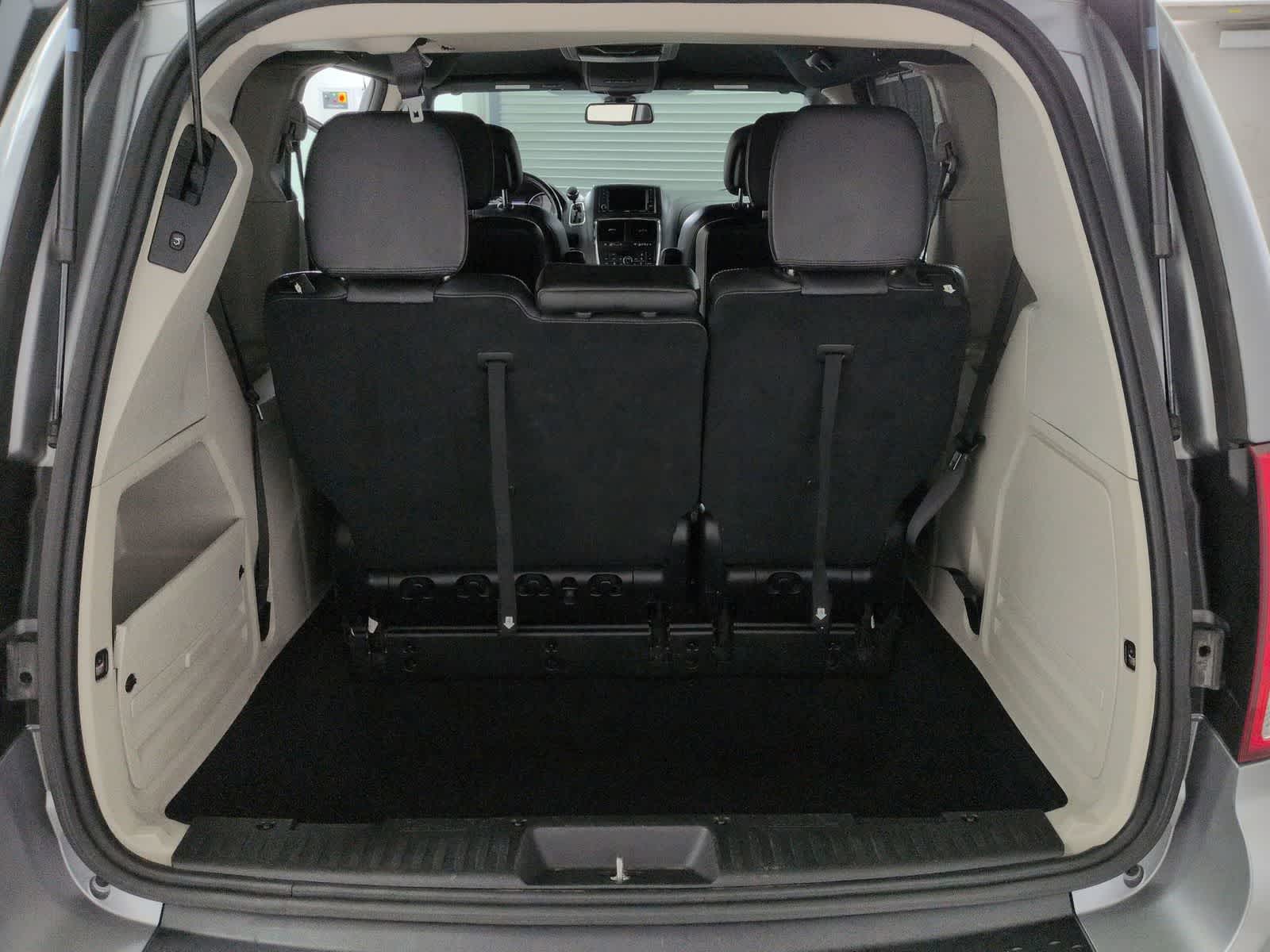 Thumbnail: 2019 Dodge Grand Caravan - 33