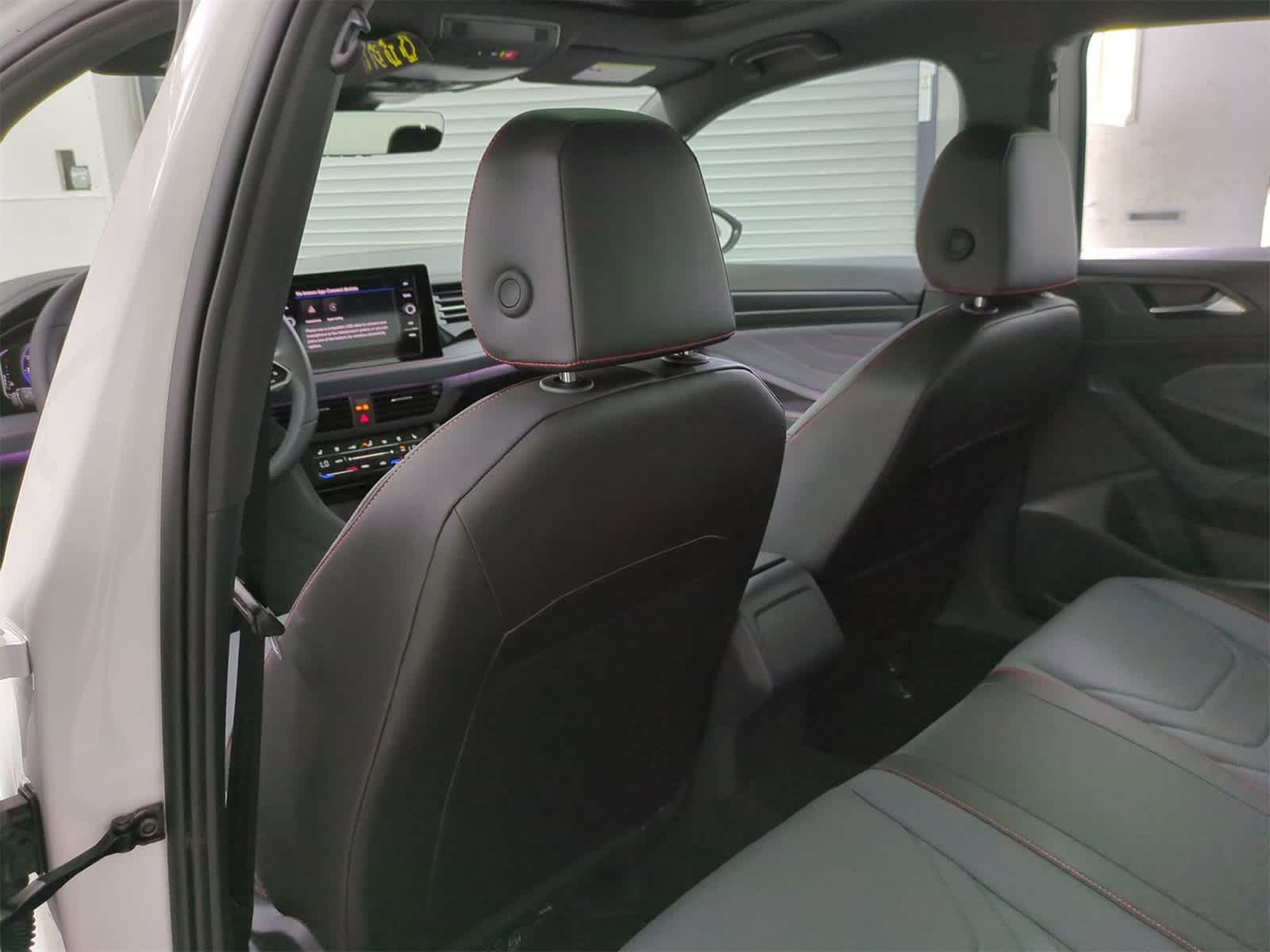 Thumbnail: 2025 Volkswagen Jetta - 18