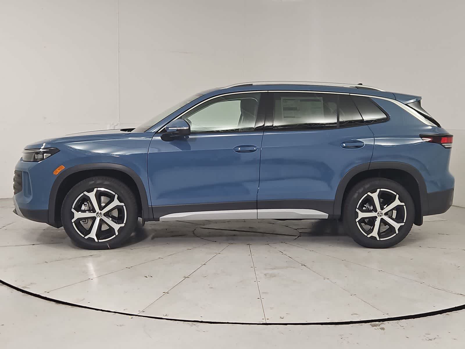 Thumbnail: 2026 Volkswagen Tiguan - 3