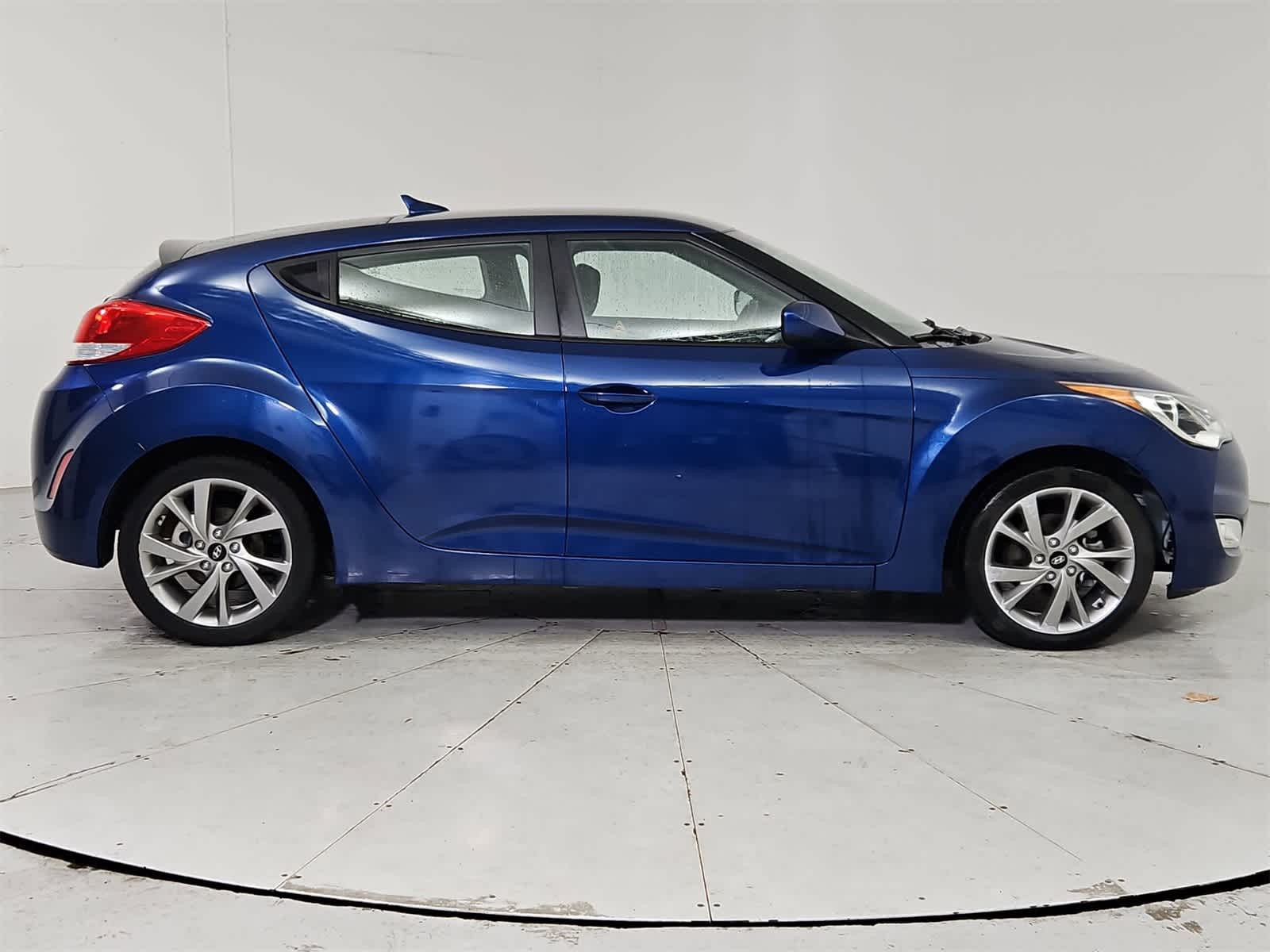 Thumbnail: 2017 Hyundai Veloster - 7