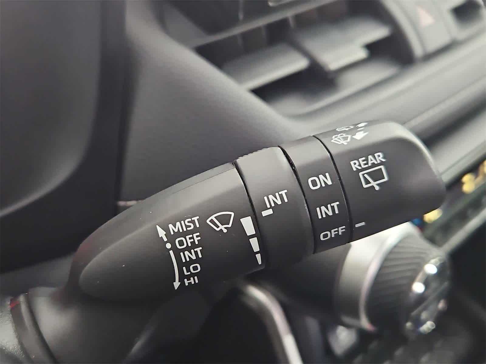 Thumbnail: 2020 Toyota RAV4 - 25